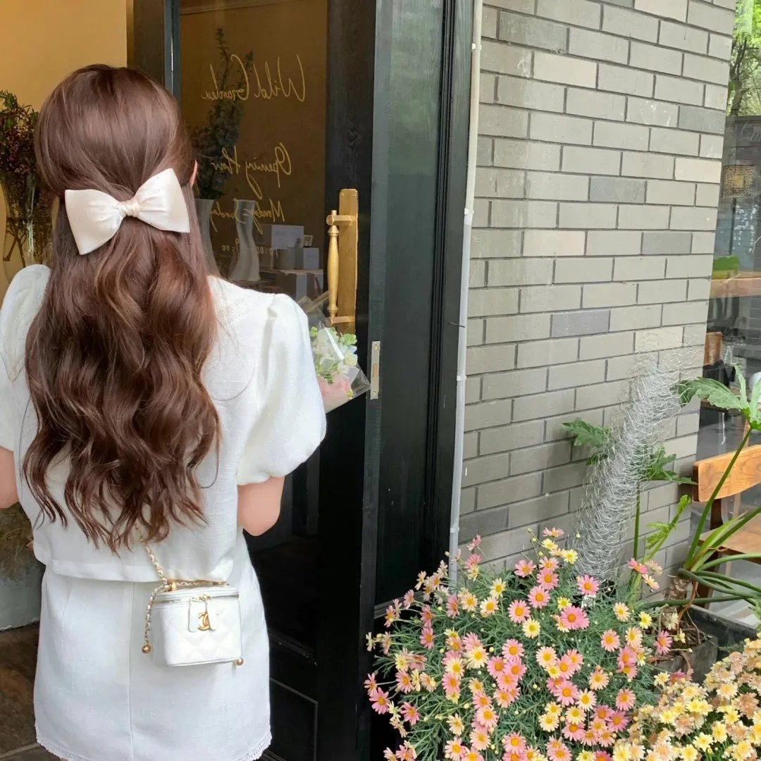 抓住稻草的野兽